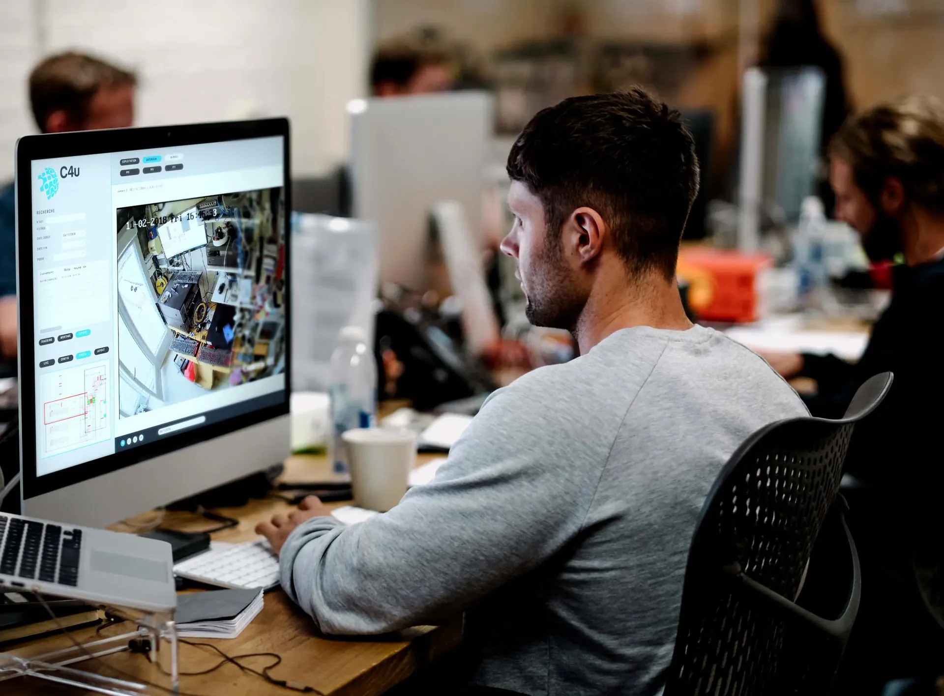 Logiciel C4U sur l'écran d'un opérateur, au bureau